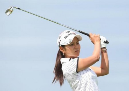 Ai Miyazato evian