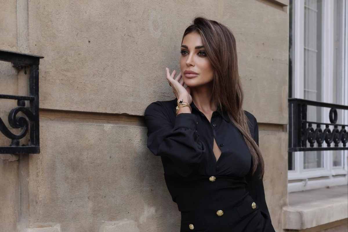 Outfit rovente e fan impazziti per Cristina Buccino