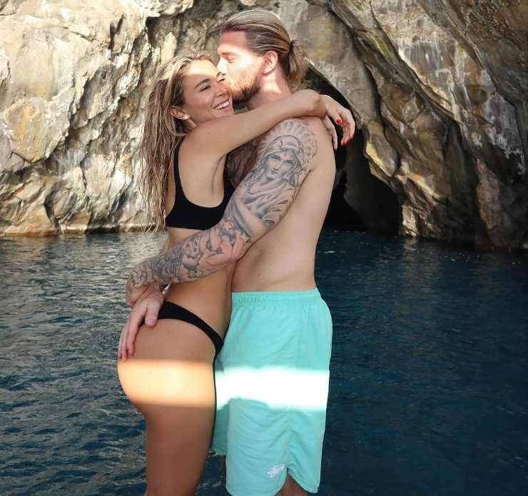 Diletta bollente con Karius: siparietto hot