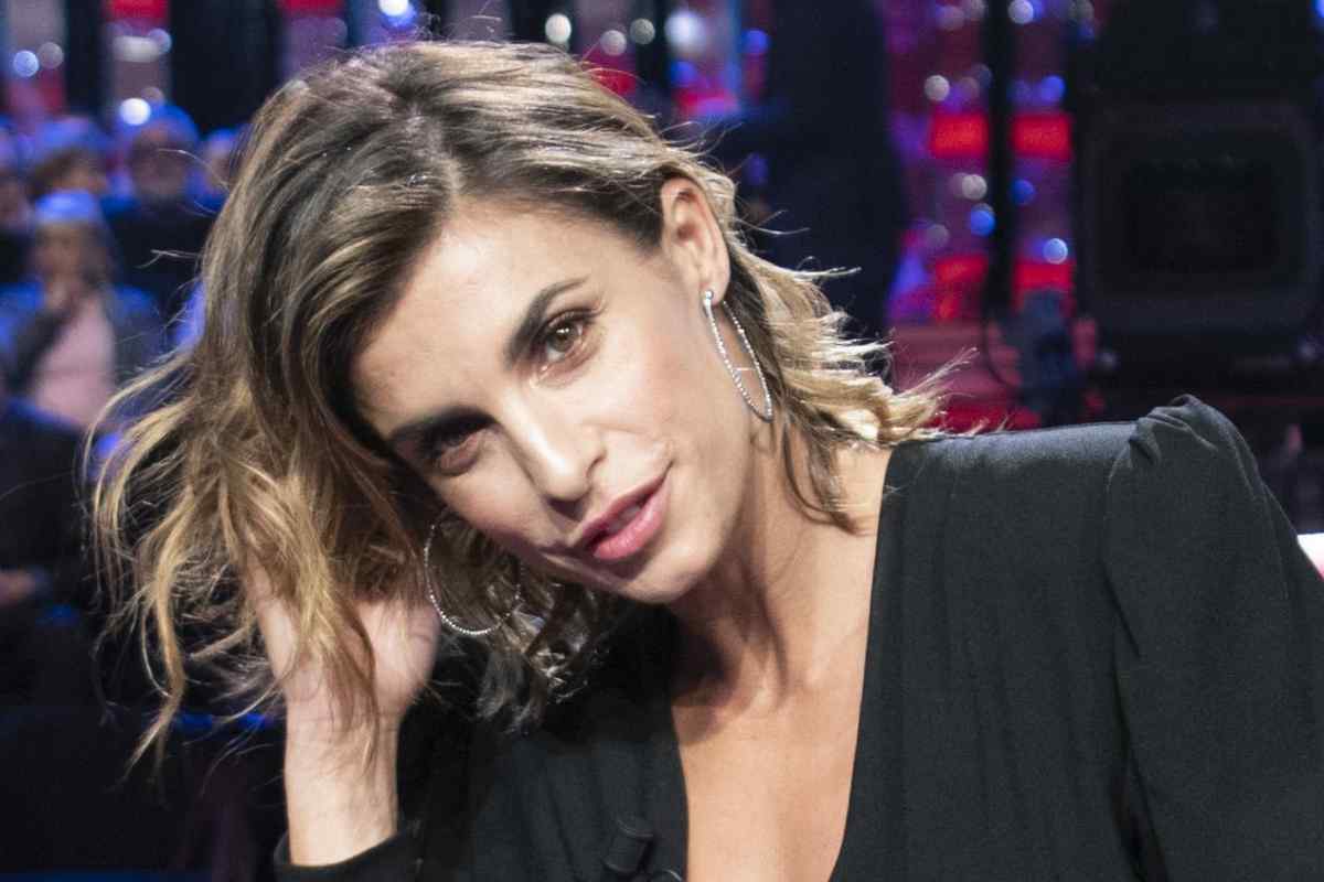 Elisabetta Canalis insuperabile: scatto hot sui social