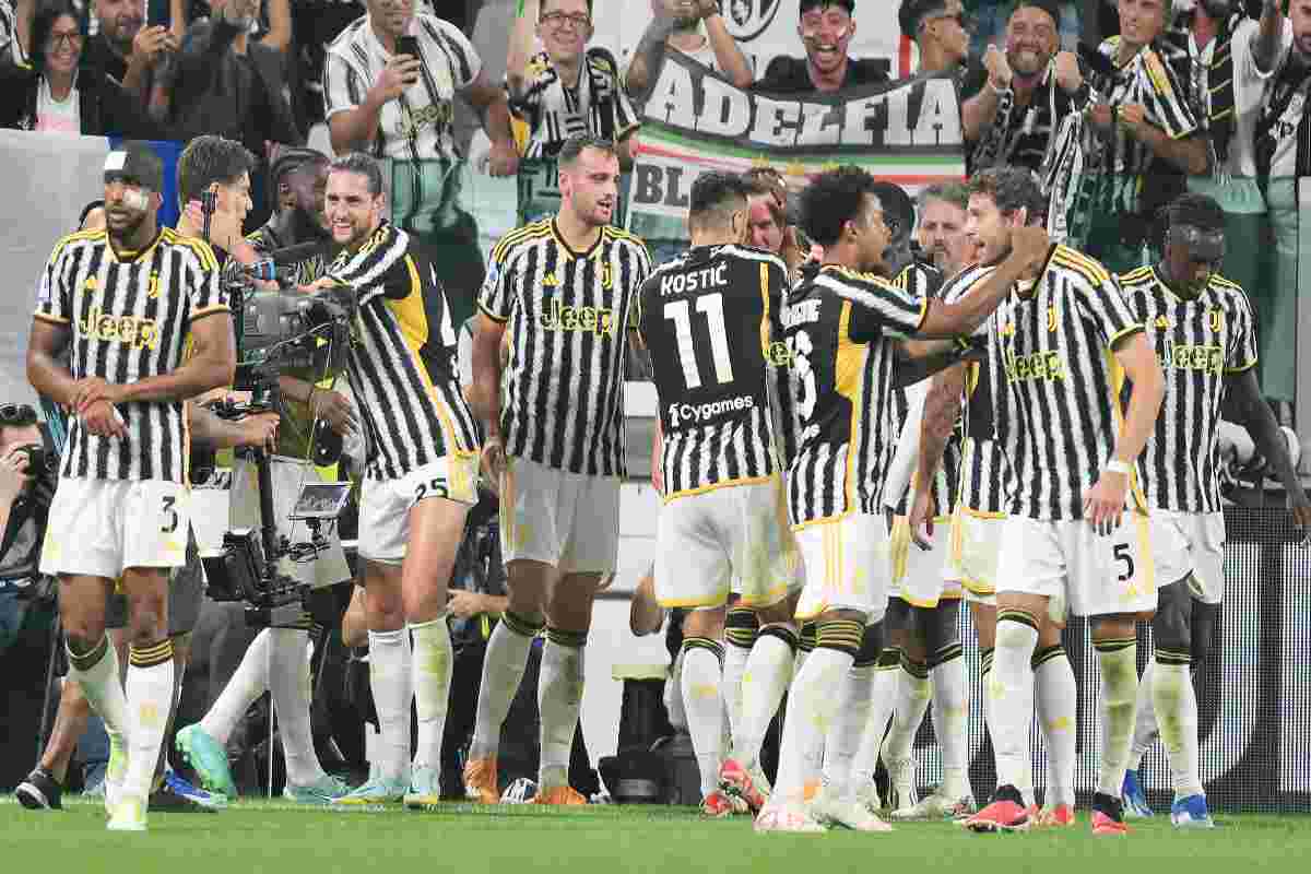 Juventus cessione bloccata a centrocampo 