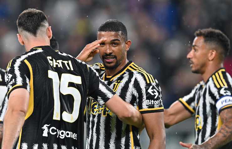 I tifosi della Juventus sono pronti a esultare per il poker di firme sul mercato