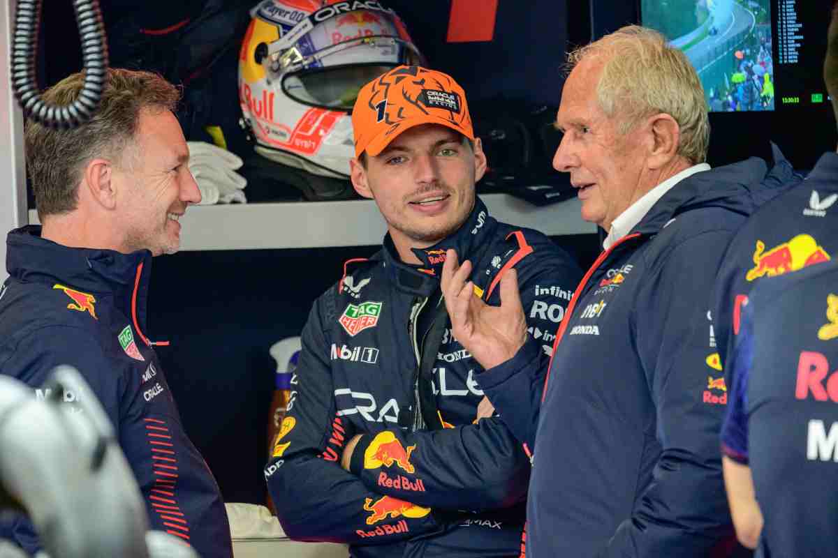 Marko, Verstappen e Horner al muretto Red Bull: la storia continua