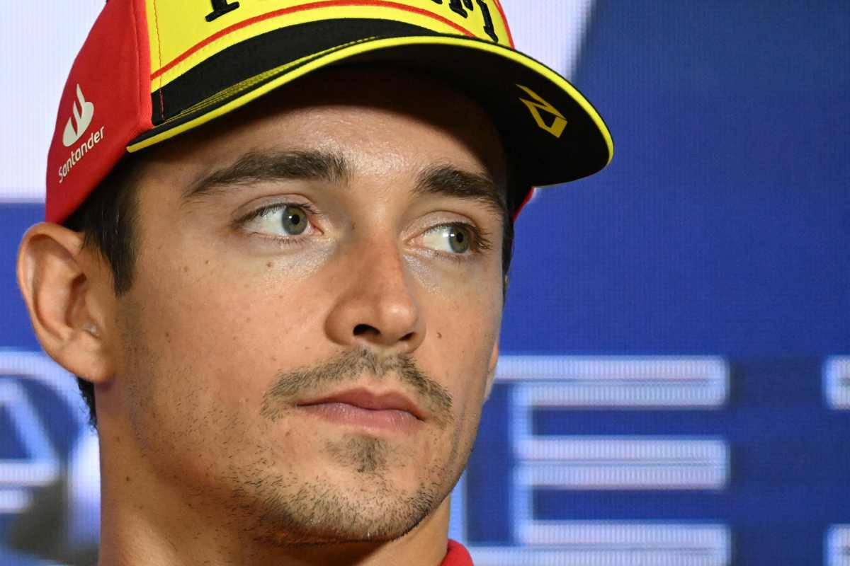 Leclerc via, caos Ferrari 