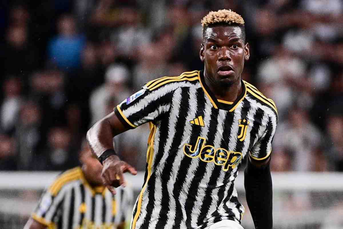 Paul Pogba firma e torna a giocare nonostante la squalifica