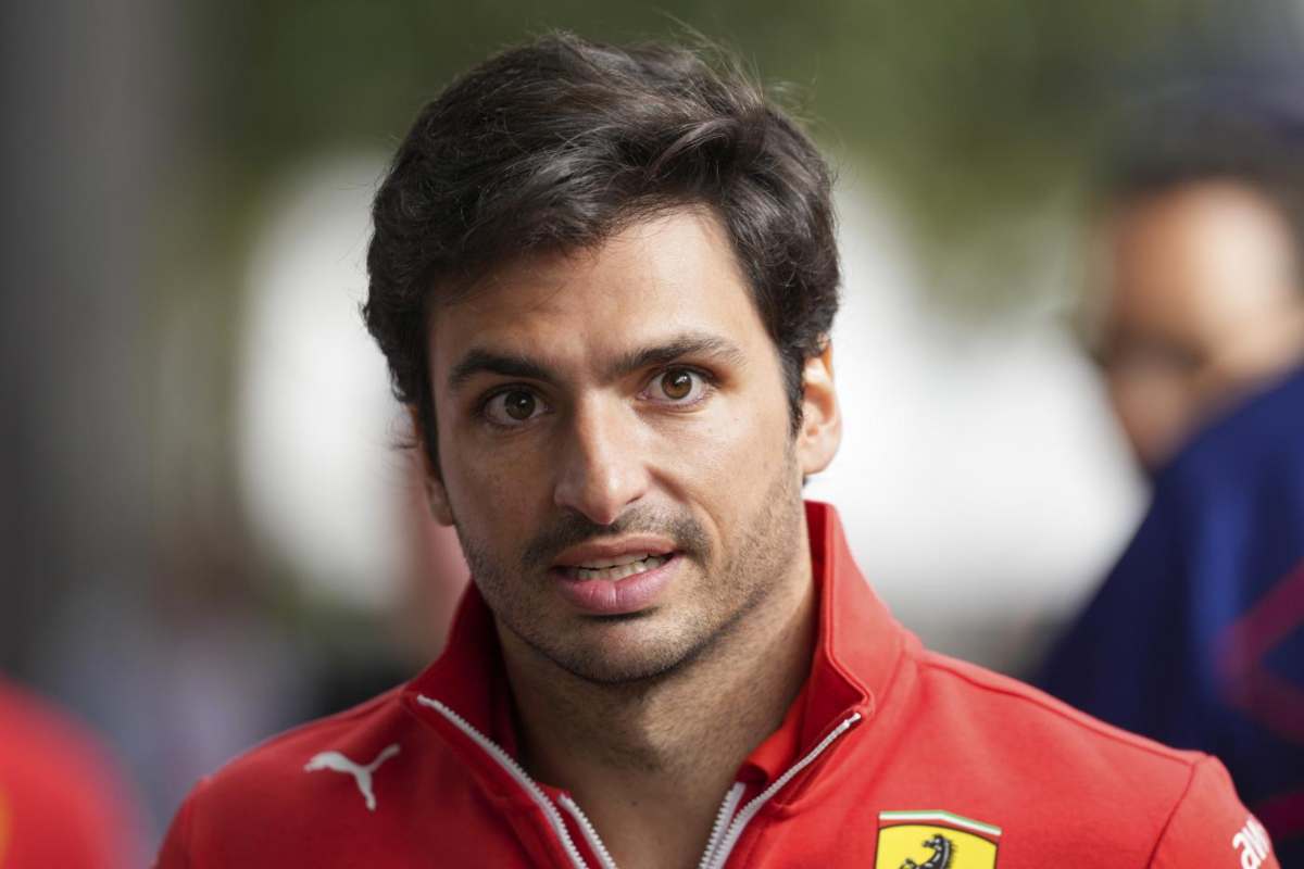 Sainz tradisce la Ferrari