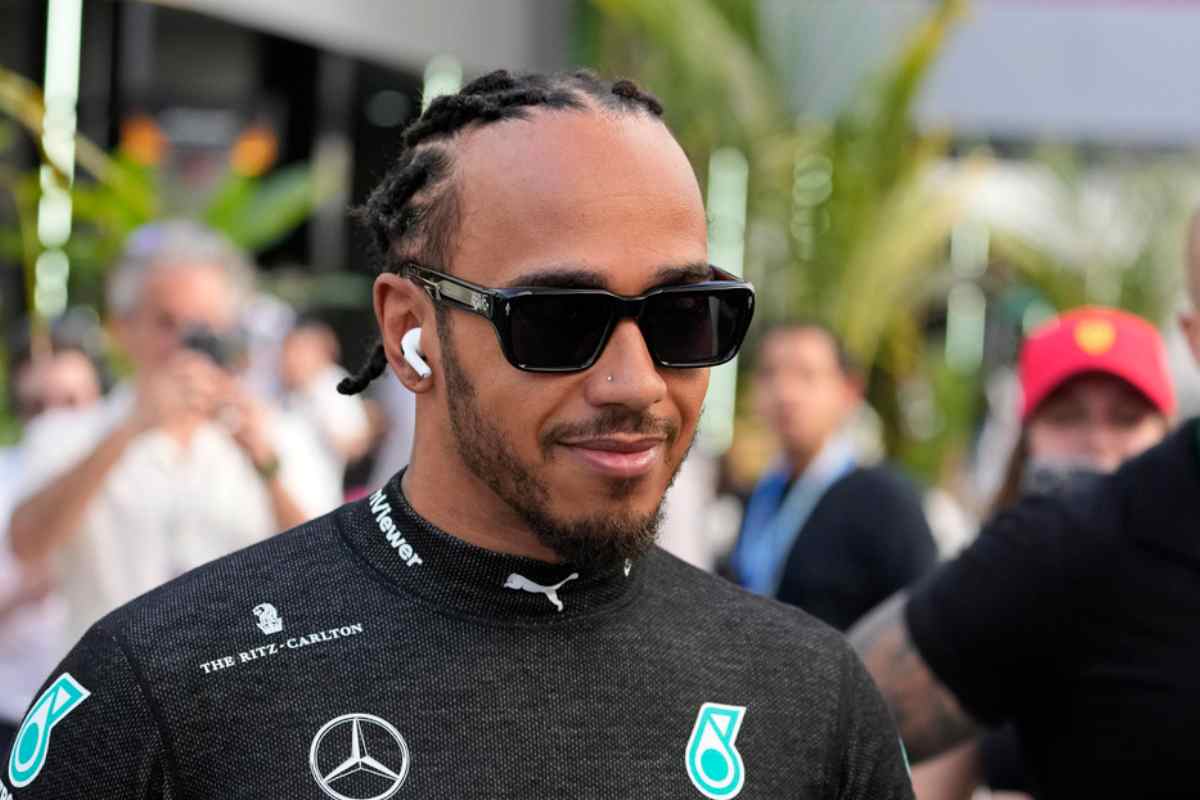 Scelto erede Hamilton in Mercedes