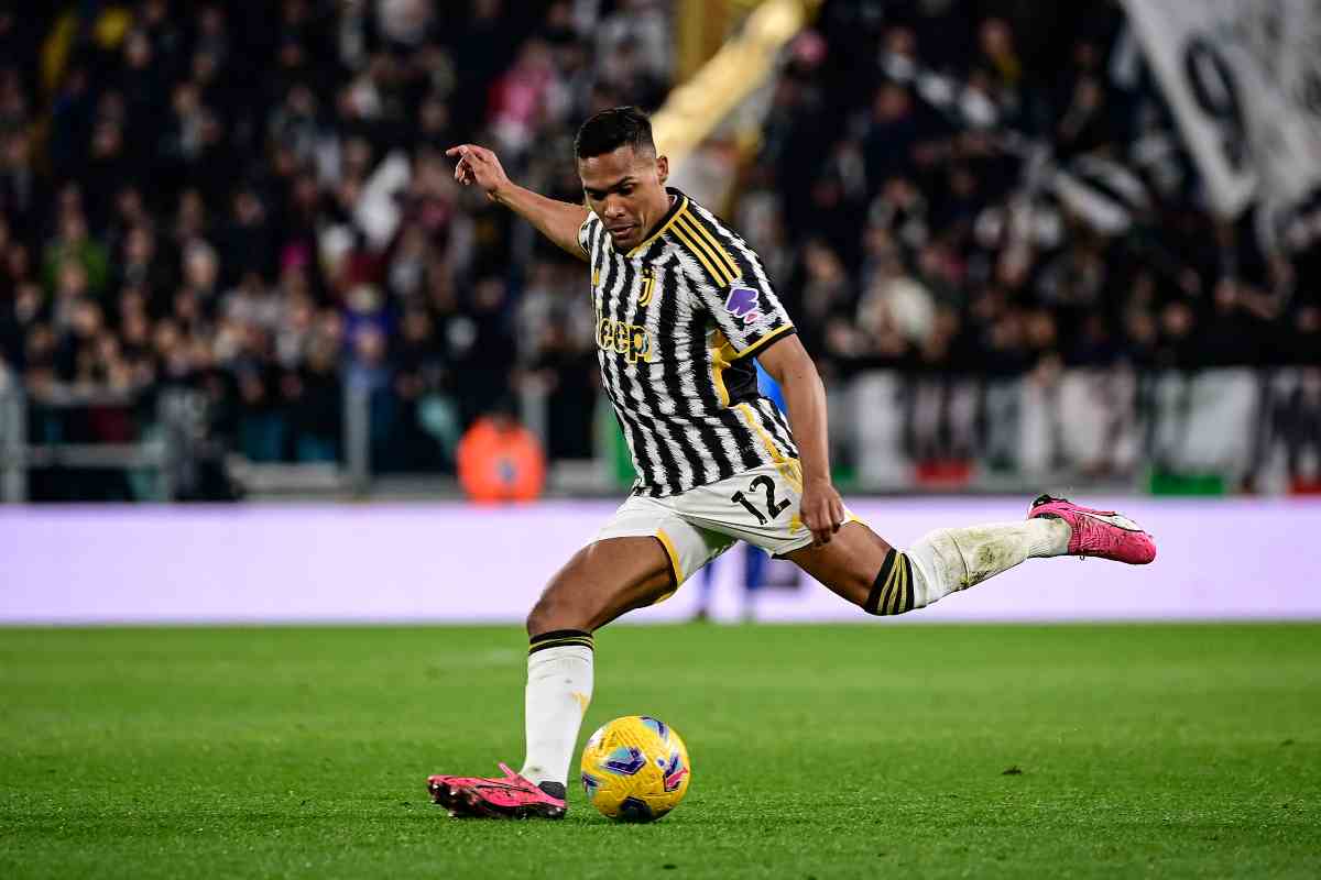 Alex Sandro: addio alla Juventus