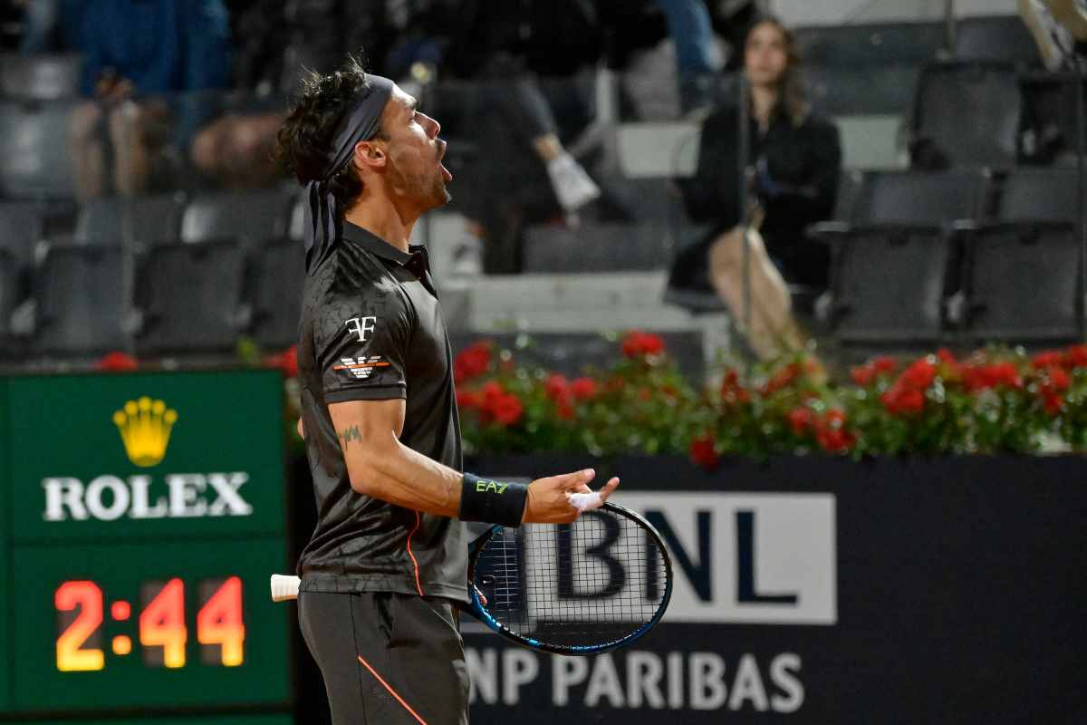 Fognini, palla scagliata in tribuna