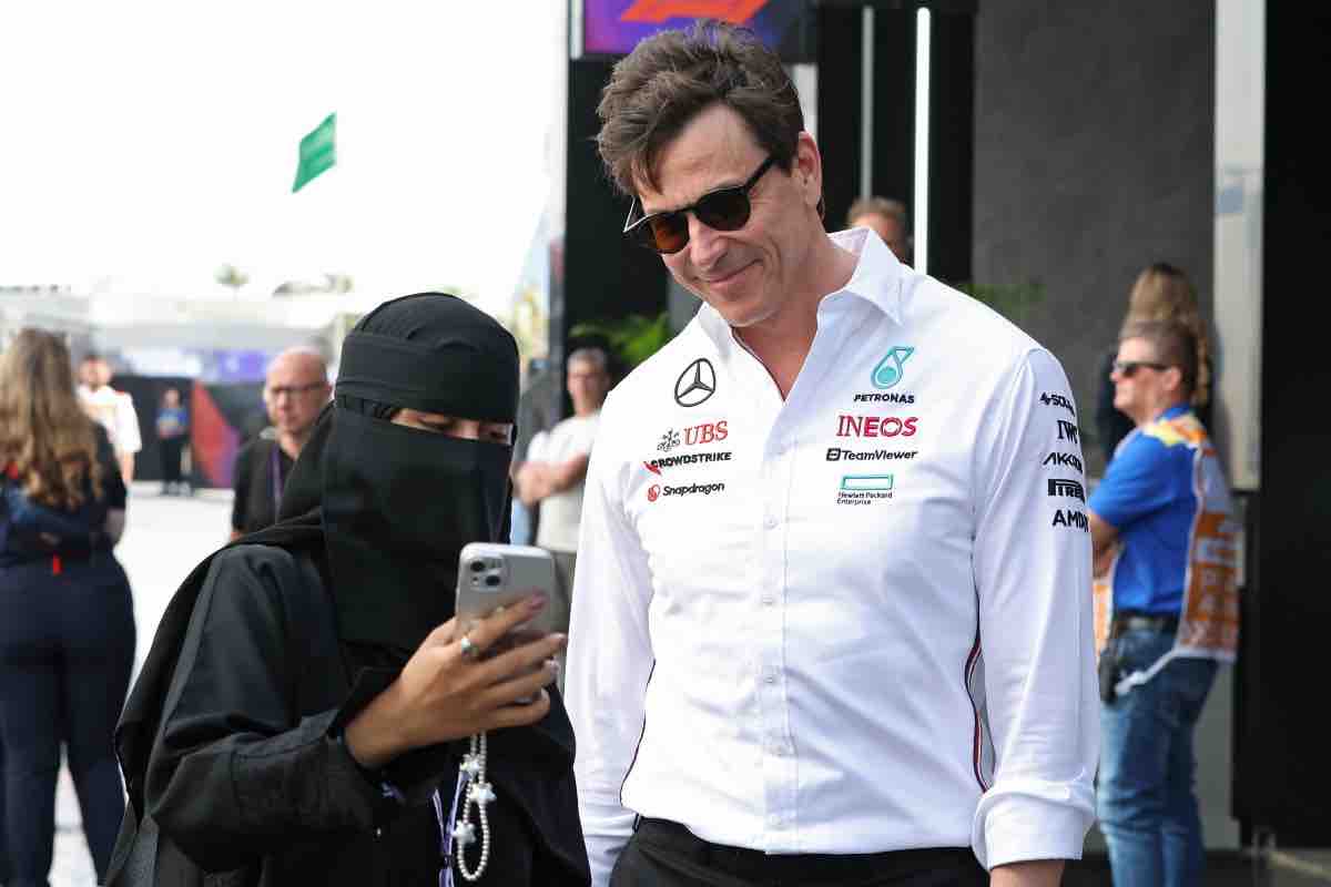 Lewis Hamilton, frecciata pesantissima di Toto Wolff