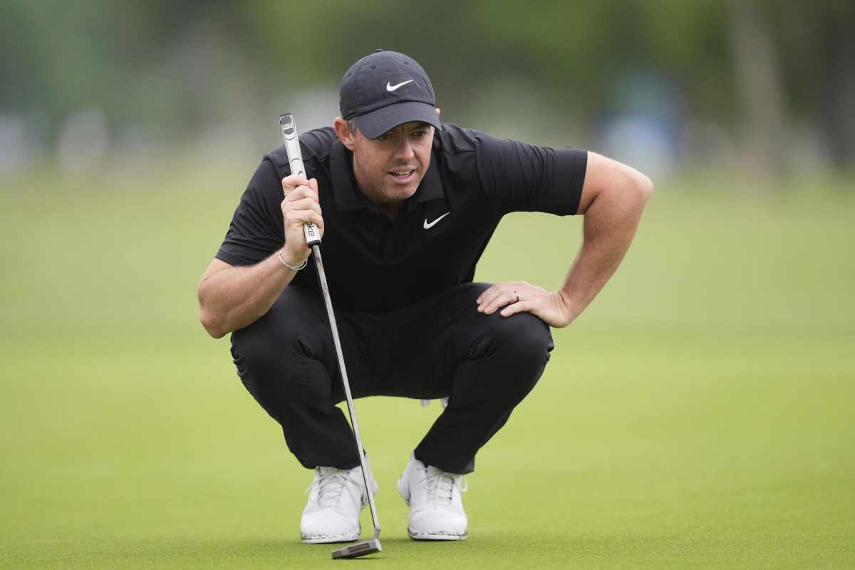 McIlroy in ginocchio