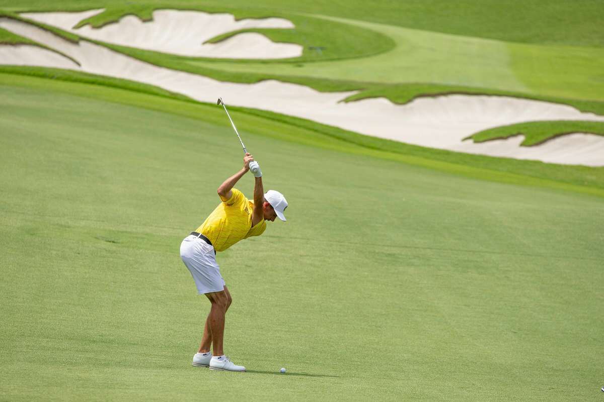 David Puig gioca a golf